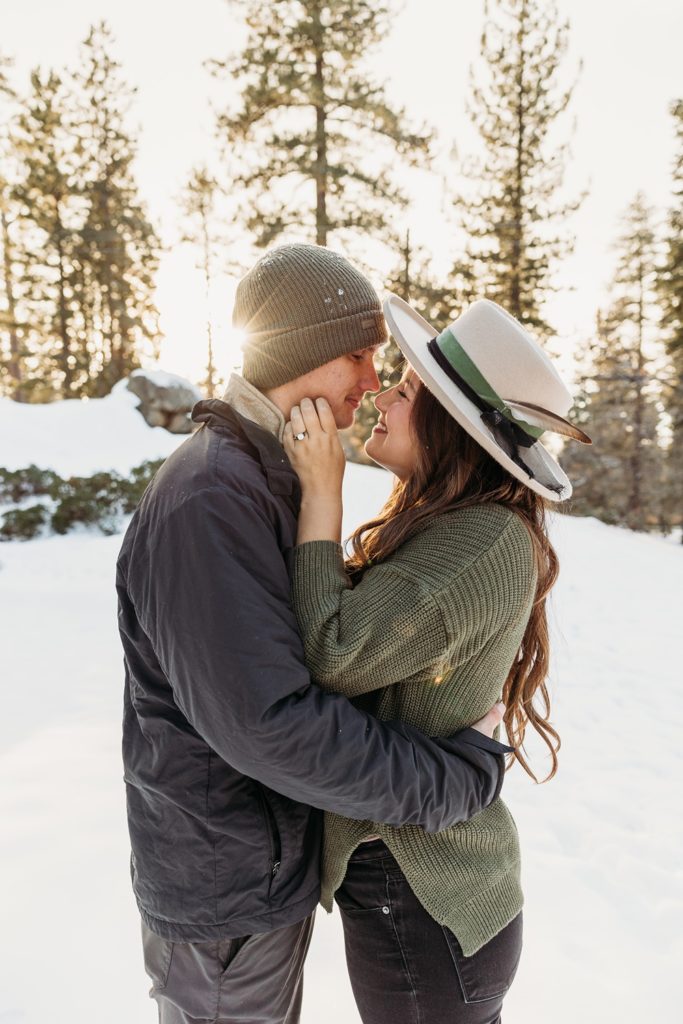 Engagement photos in the snow at King's Canyon National Park