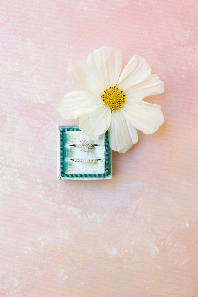 Ring flatlay